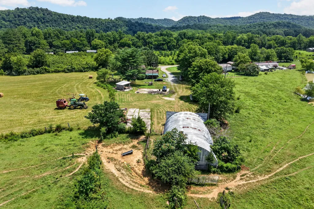 187 Edwin Smith Lane Gainesboro TN 38562