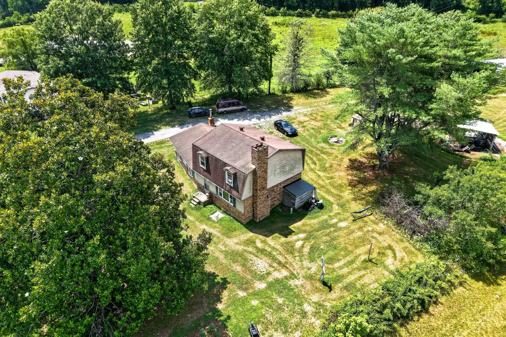 187 Edwin Smith Lane Gainesboro TN 38562