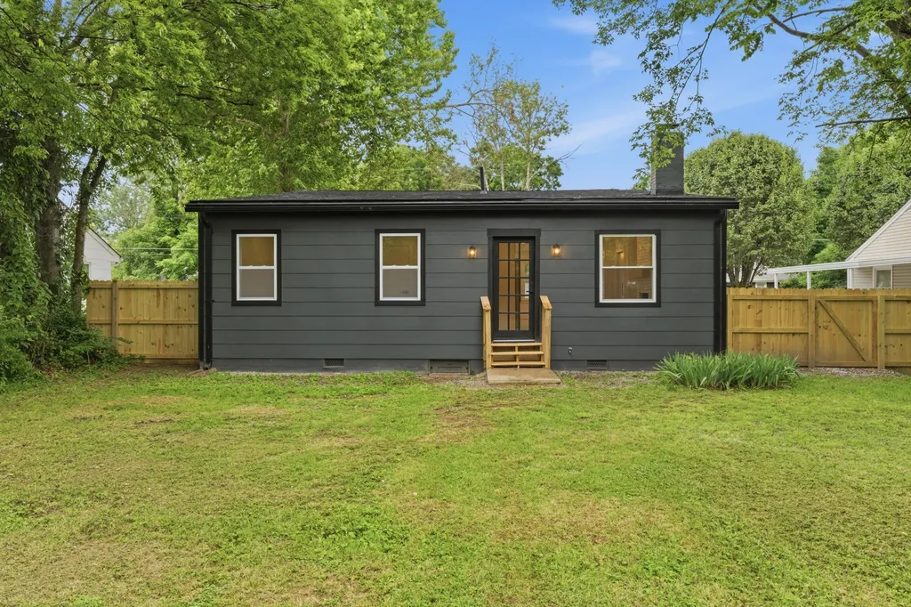 212 Nokes Drive Hendersonville TN 37075