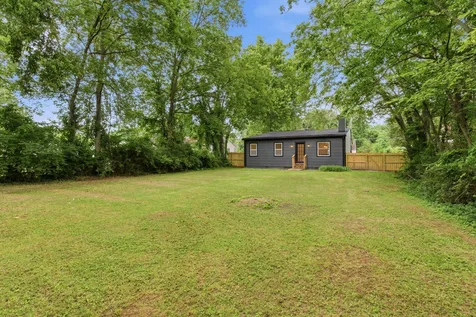 212 Nokes Drive Hendersonville TN 37075