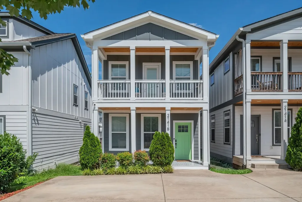 2141B Burns Street Nashville TN 37216