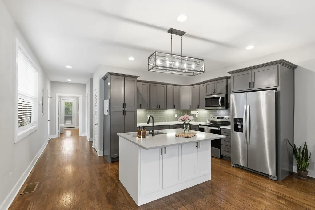 2141B Burns Street Nashville TN 37216