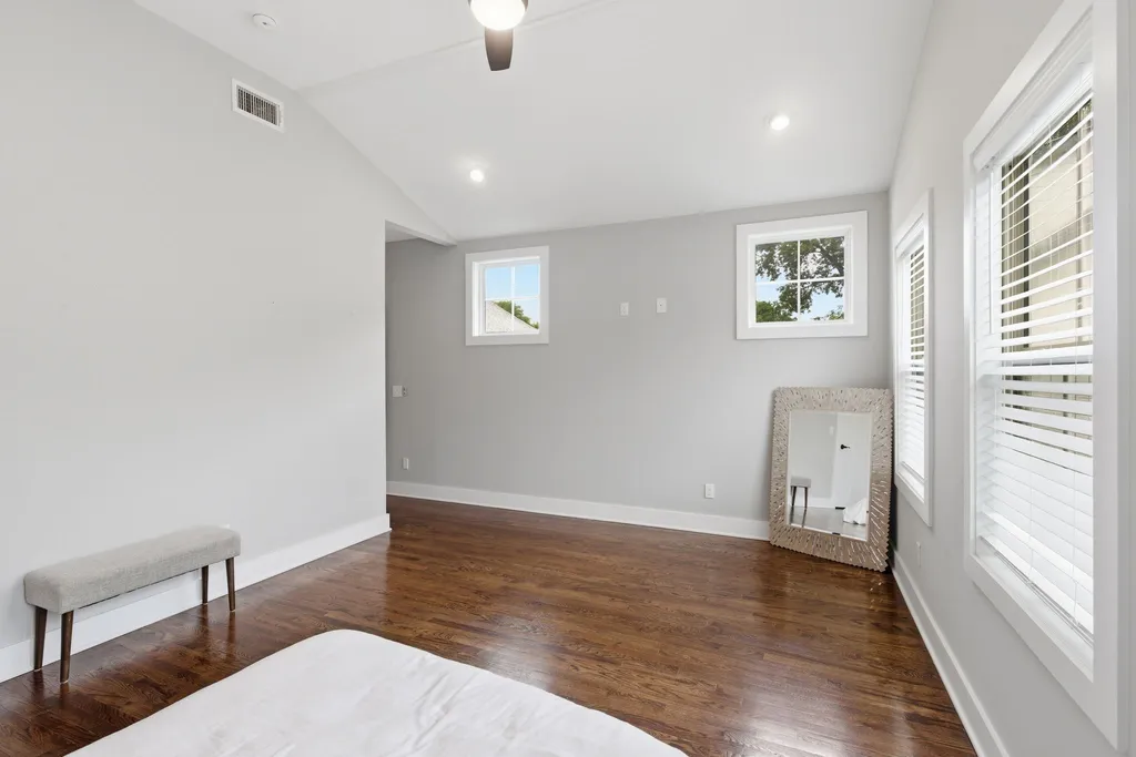 2141B Burns Street Nashville TN 37216