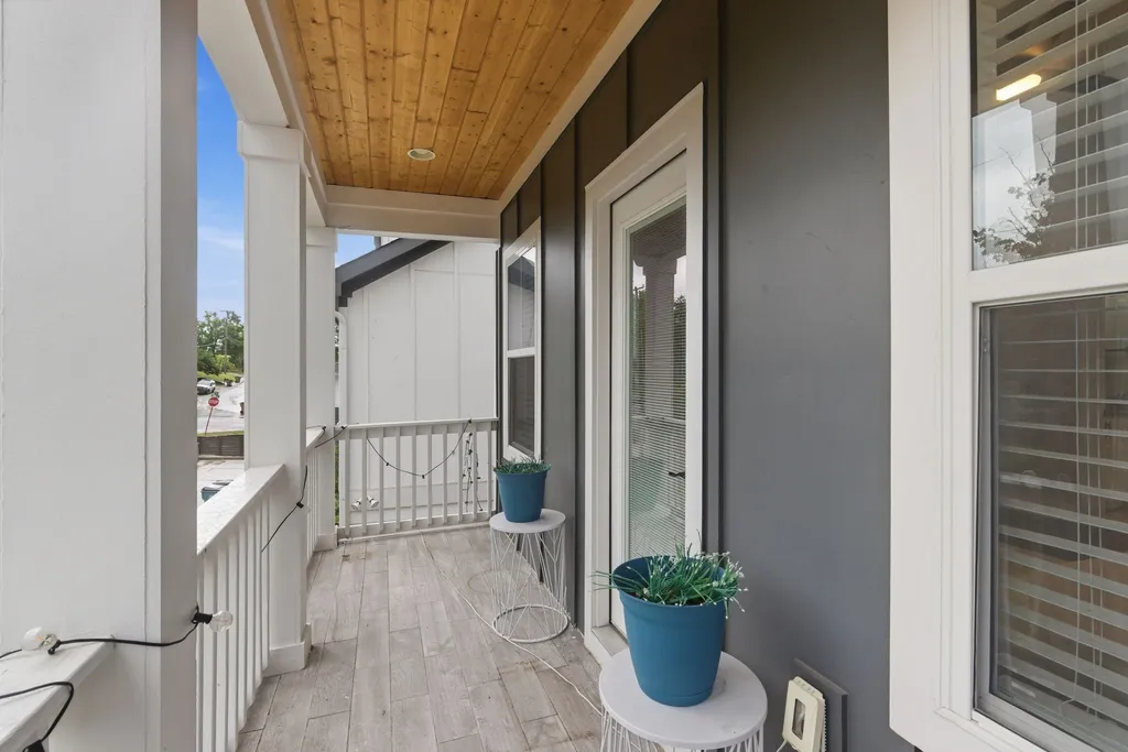 2141B Burns Street Nashville TN 37216