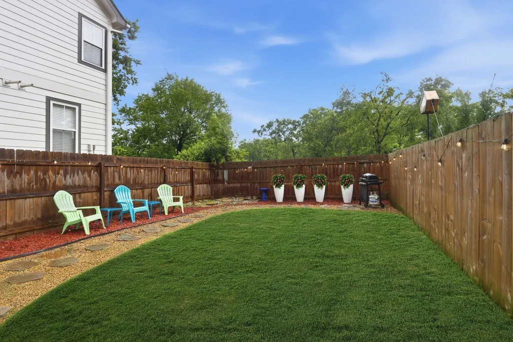 2141B Burns Street Nashville TN 37216