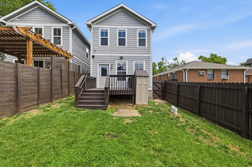 2140A Burns Street Nashville TN 37216