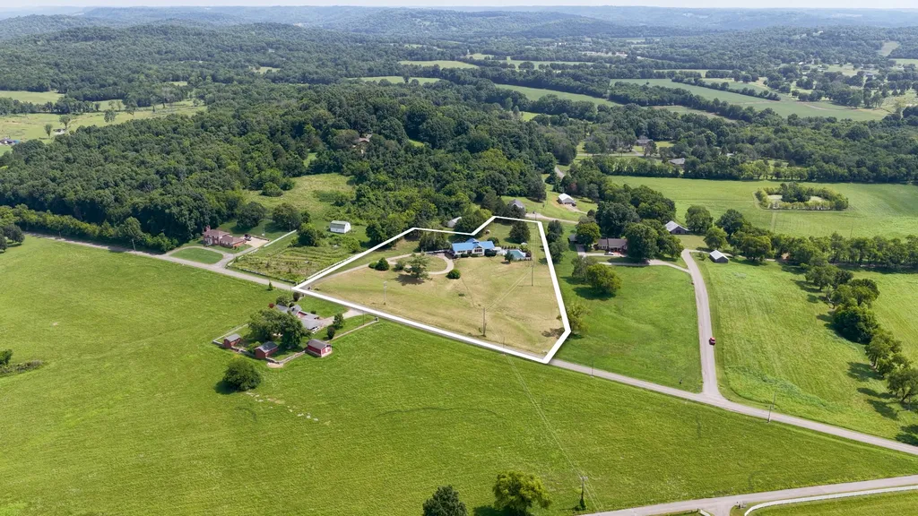 85 Boonshill Road Fayetteville TN 37334