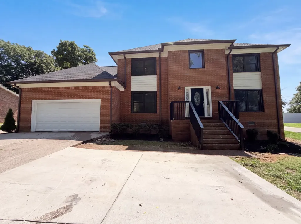 141 East Drive Hendersonville TN 37075