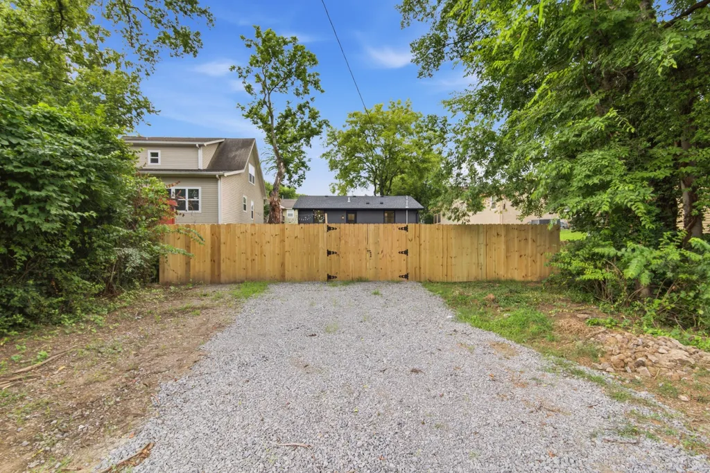 5820 Leslie Avenue Nashville TN 37209