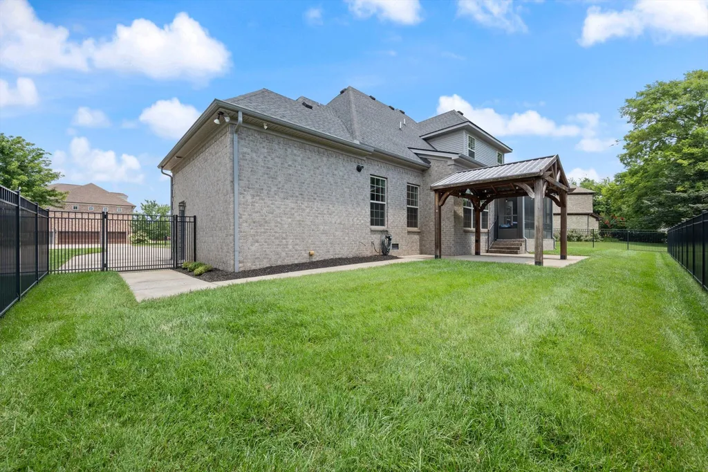 730 Dallas Court Murfreesboro TN 37130