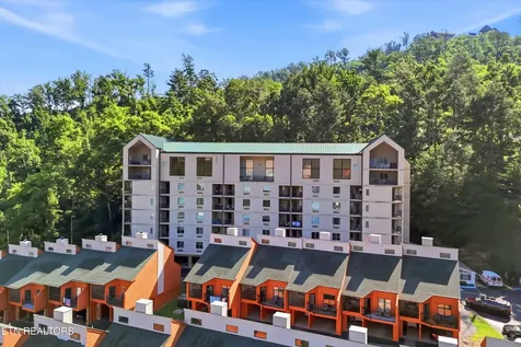 413 Baskins Creek Road Gatlinburg TN 37738