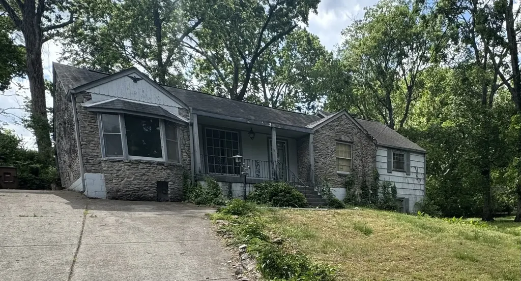 1404 Riverwood Drive Nashville TN 37216