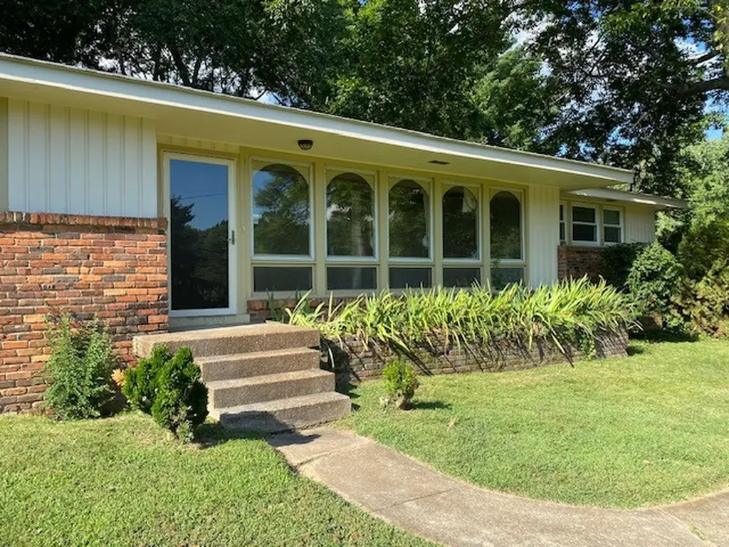 472 Manley Drive Nashville TN 37220