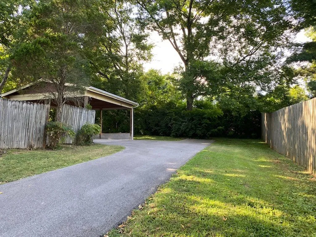 472 Manley Drive Nashville TN 37220