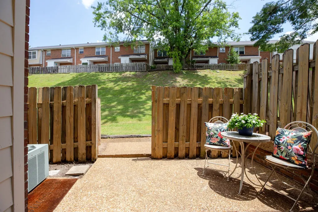 5510 Country Drive Nashville TN 37211