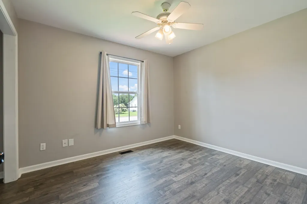 1967 Farmington Court Columbia TN 38401