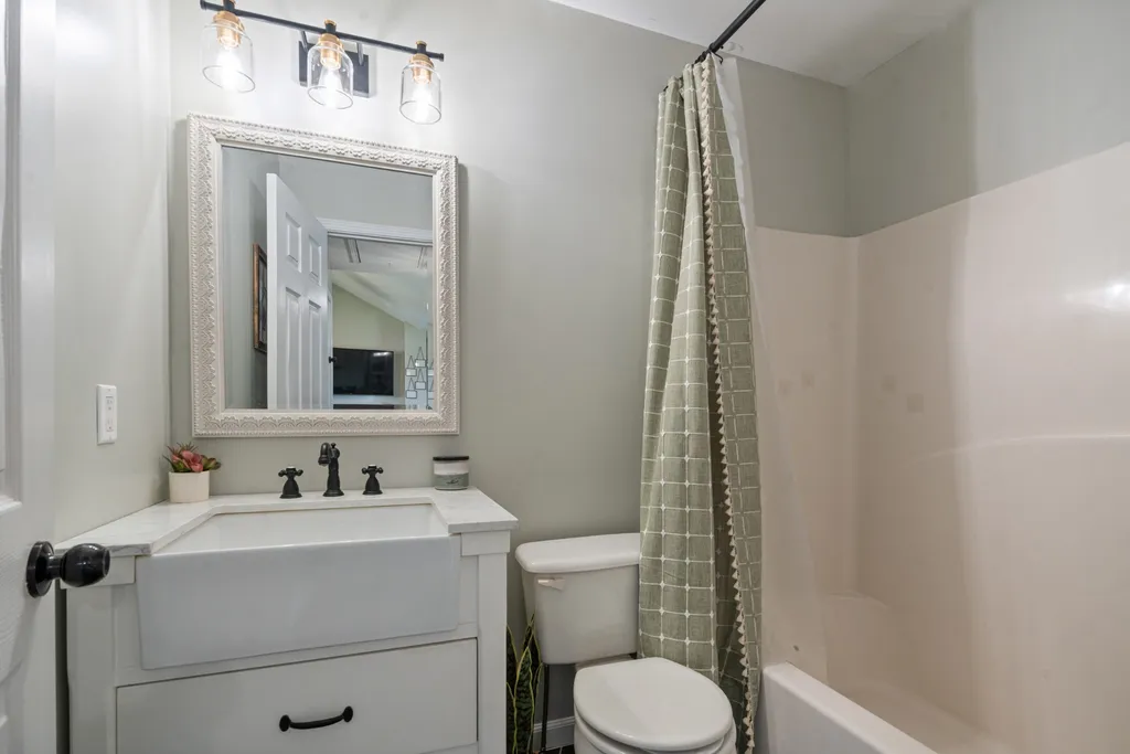 1967 Farmington Court Columbia TN 38401