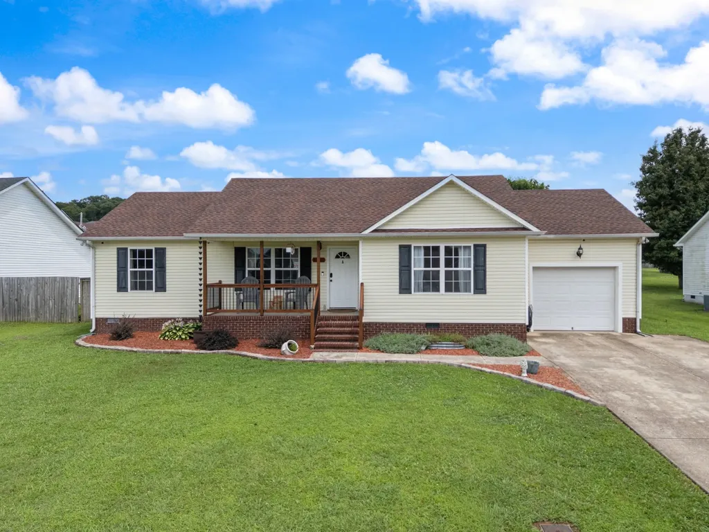 1967 Farmington Court Columbia TN 38401