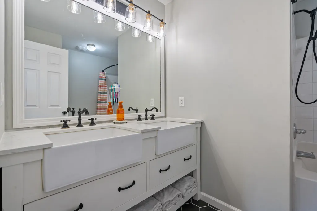 1967 Farmington Court Columbia TN 38401