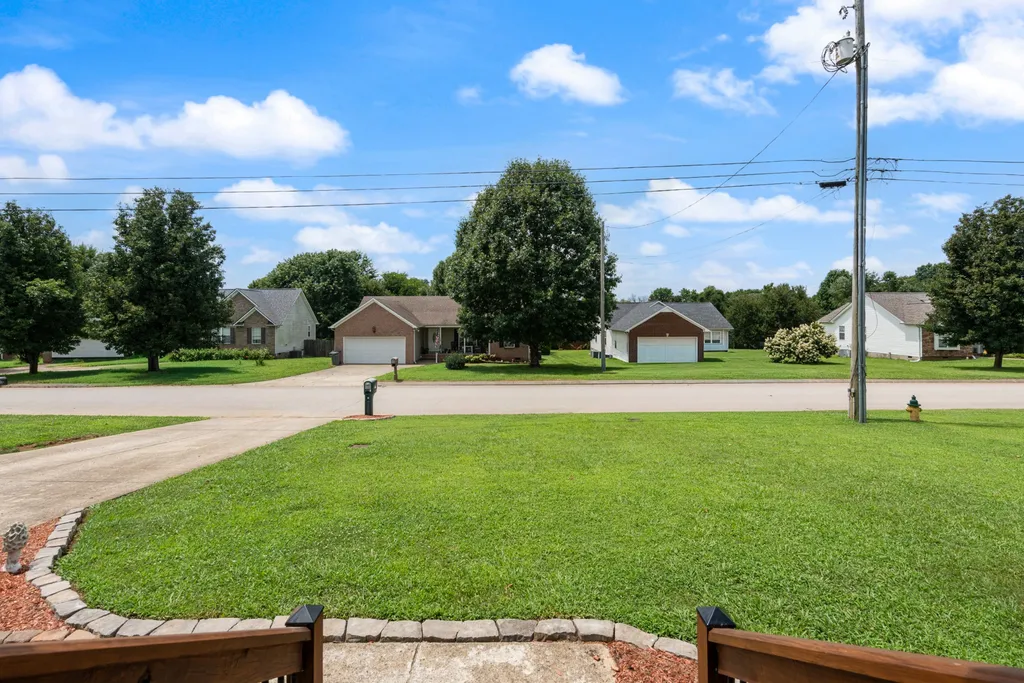1967 Farmington Court Columbia TN 38401