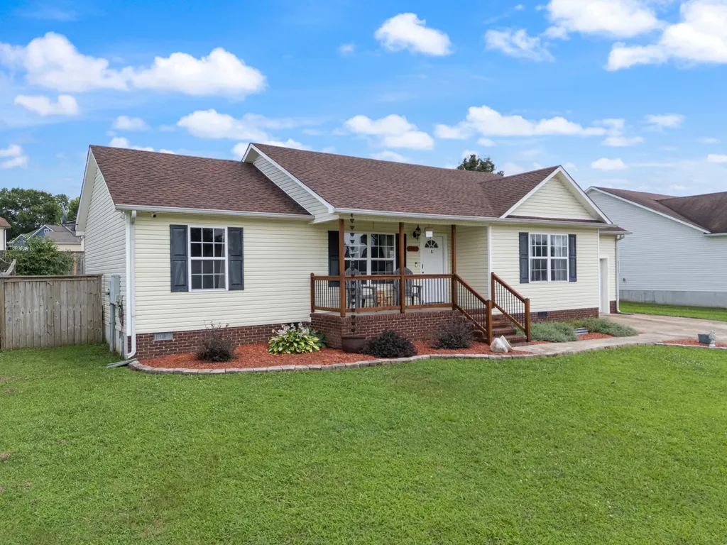 1967 Farmington Court Columbia TN 38401