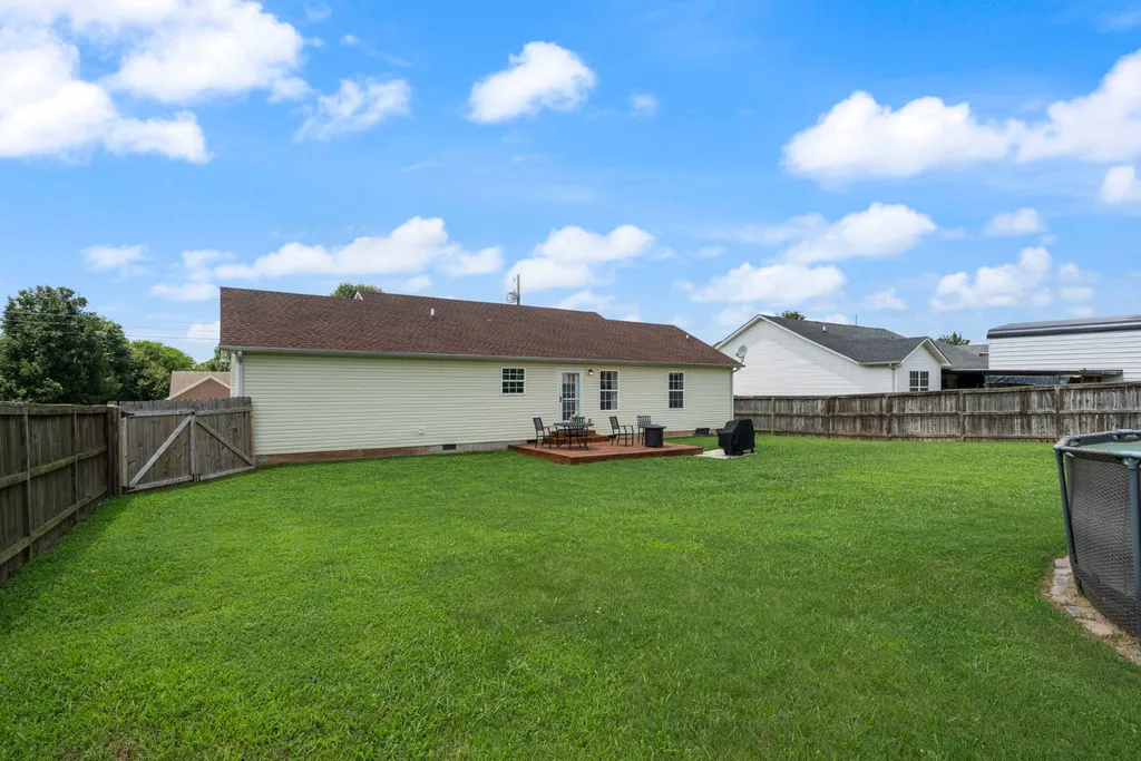 1967 Farmington Court Columbia TN 38401
