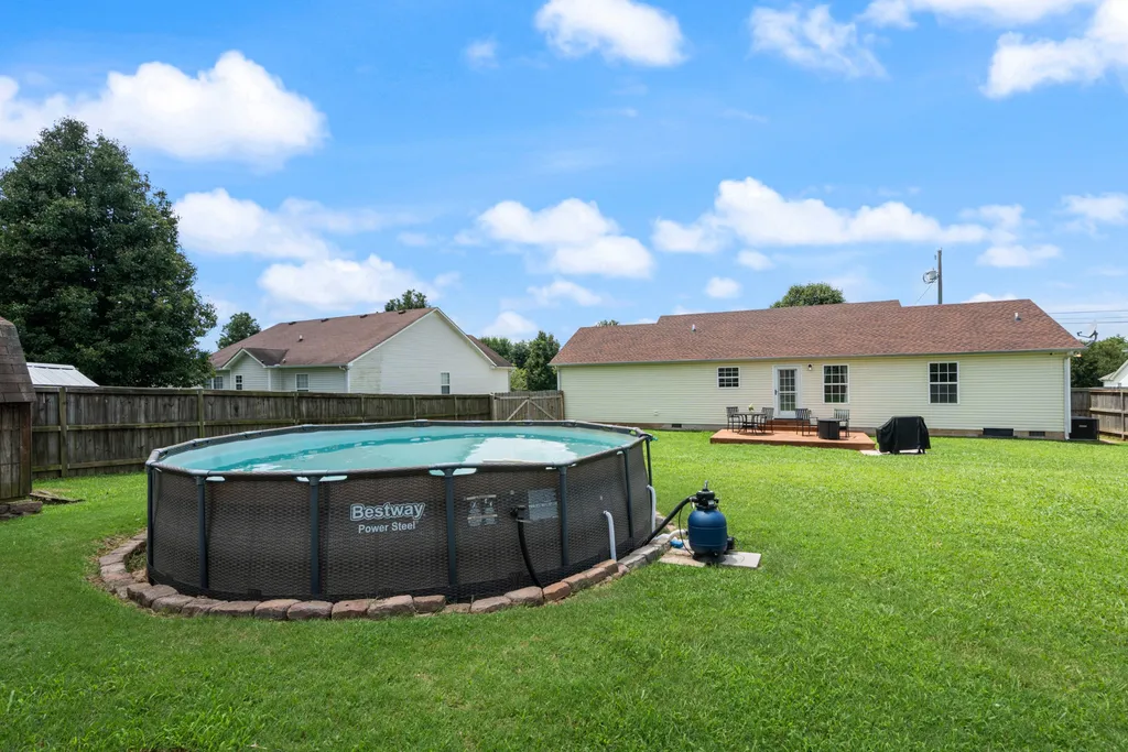 1967 Farmington Court Columbia TN 38401