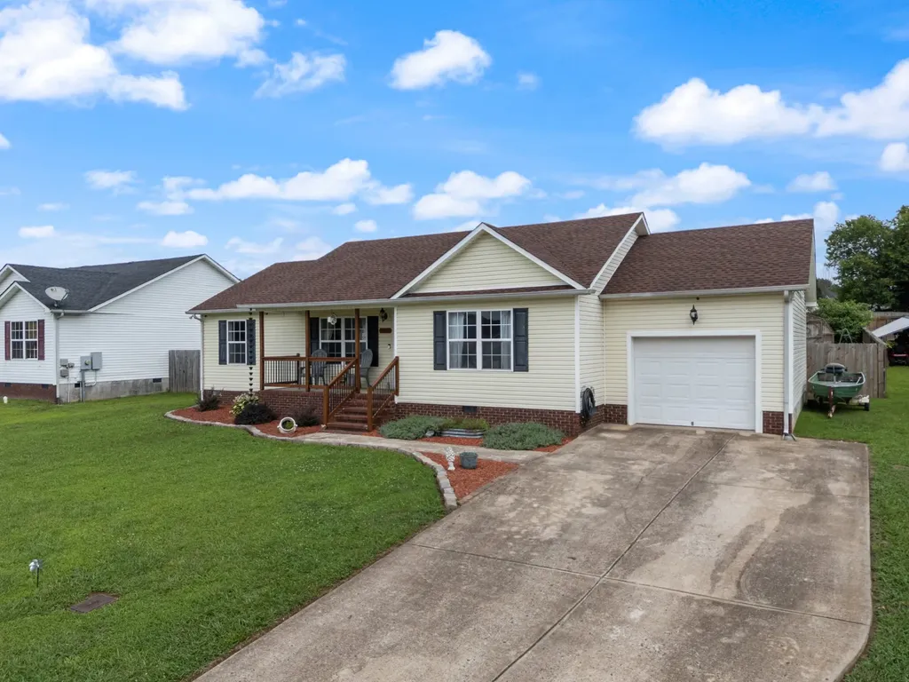 1967 Farmington Court Columbia TN 38401