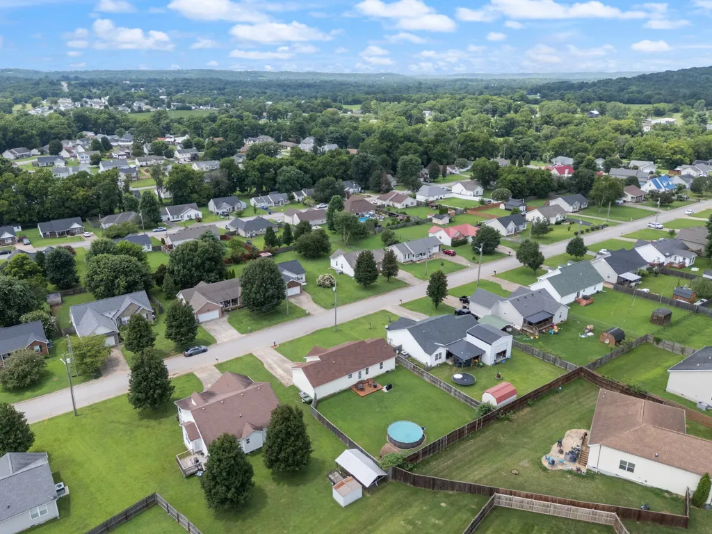 1967 Farmington Court Columbia TN 38401