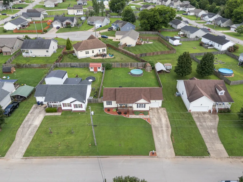 1967 Farmington Court Columbia TN 38401