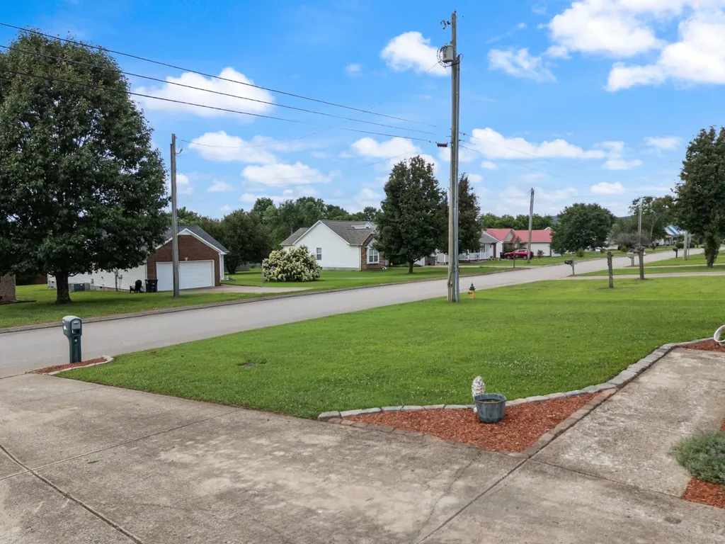 1967 Farmington Court Columbia TN 38401