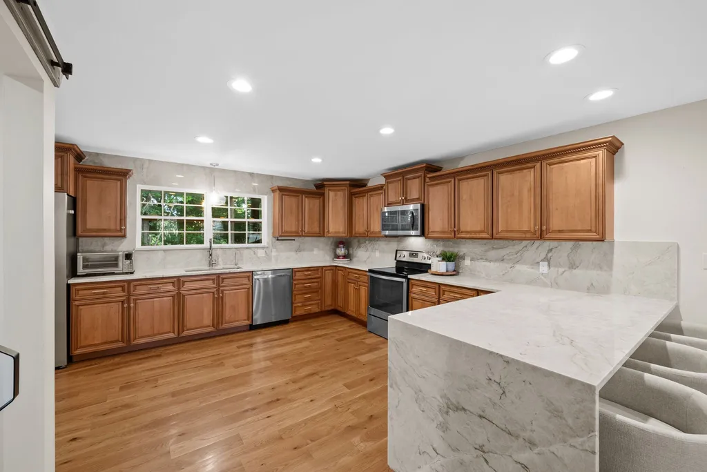 1032 Neeleys Bend Spring Hill TN 37174