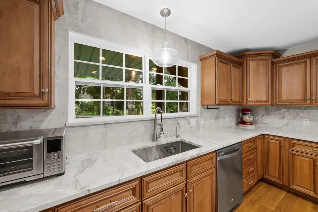 1032 Neeleys Bend Spring Hill TN 37174