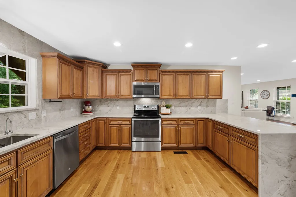 1032 Neeleys Bend Spring Hill TN 37174