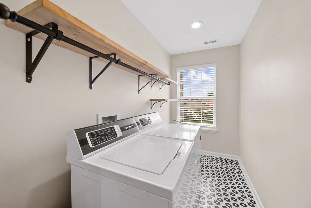 1032 Neeleys Bend Spring Hill TN 37174