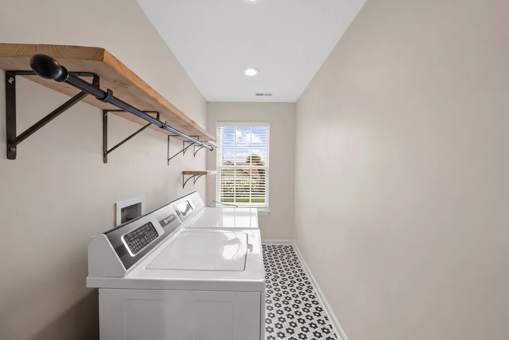 1032 Neeleys Bend Spring Hill TN 37174