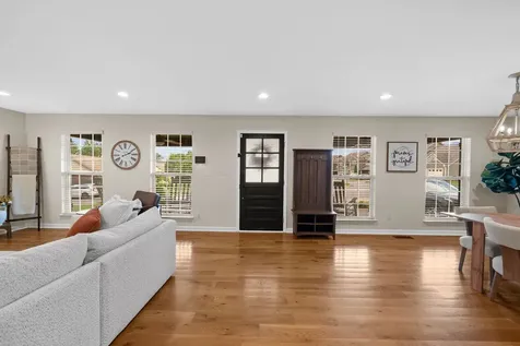 1032 Neeleys Bend Spring Hill TN 37174