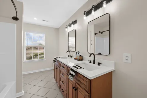1032 Neeleys Bend Spring Hill TN 37174
