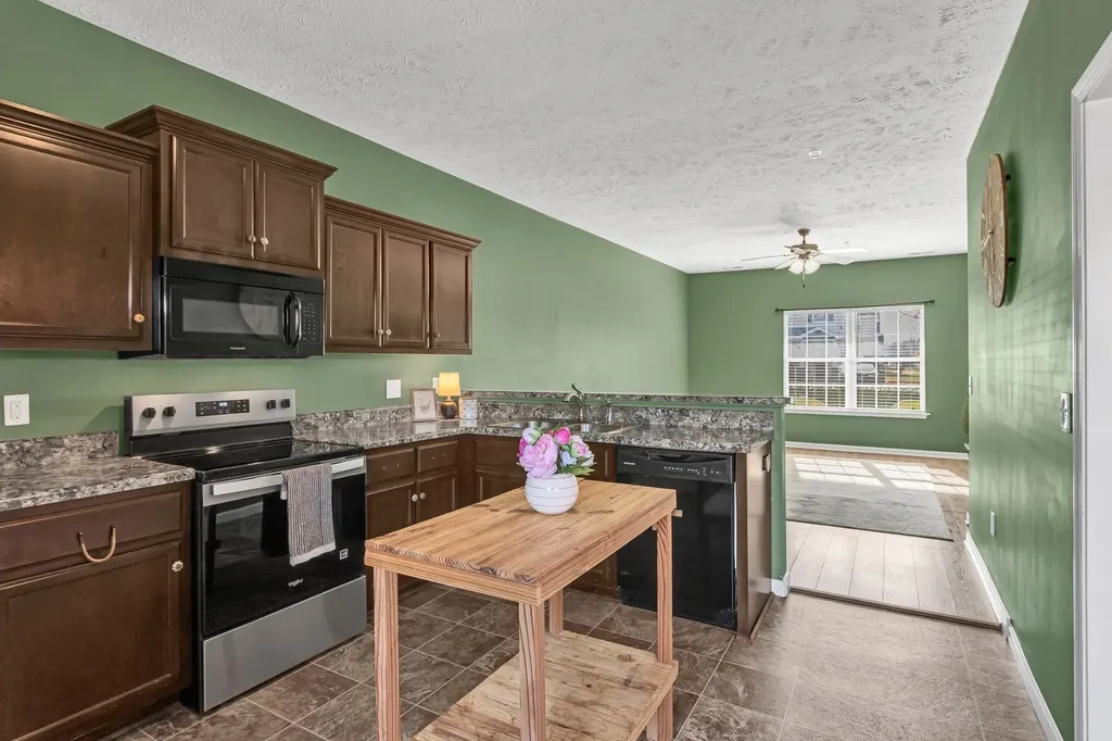2417 New Holland Circle Murfreesboro TN 37128