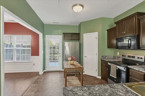 2417 New Holland Circle Murfreesboro TN 37128
