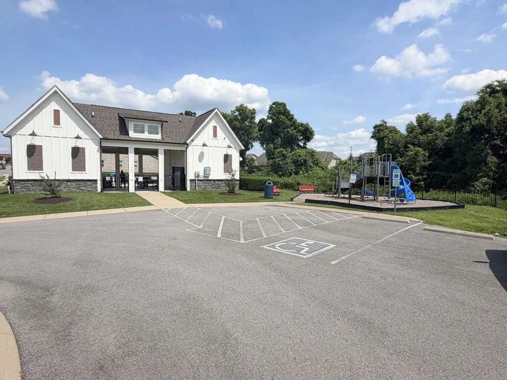 1036 Westgate Drive Gallatin TN 37066