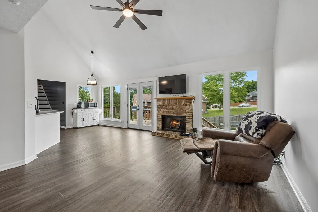 2055 Bon Drive Greenbrier TN 37073