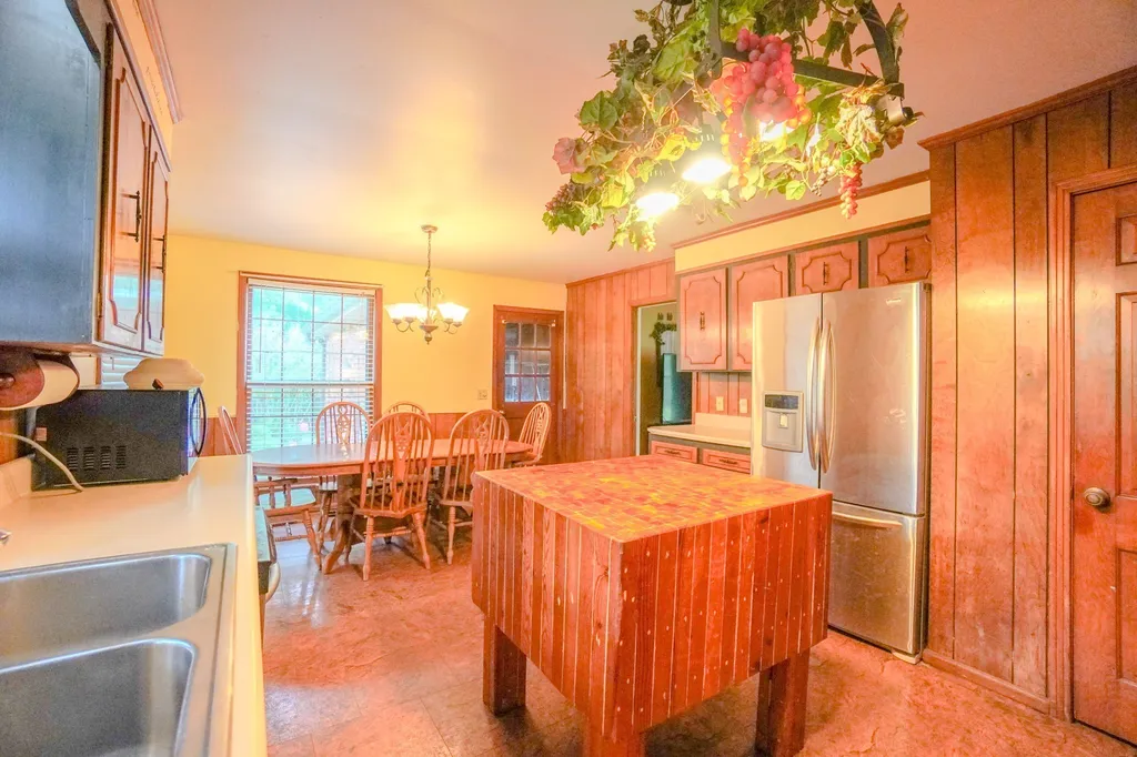 1094B Center Point Road Hendersonville TN 37075