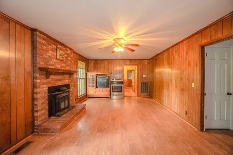 1094B Center Point Road Hendersonville TN 37075