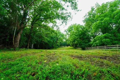 1094B Center Point Road Hendersonville TN 37075