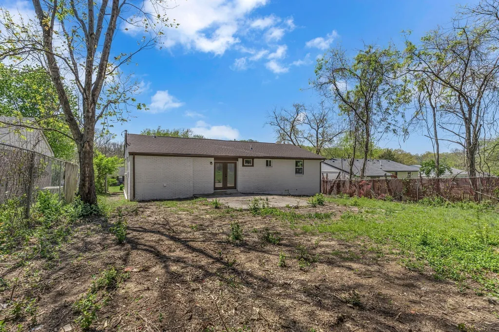1916 Louanne Drive Nashville TN 37217