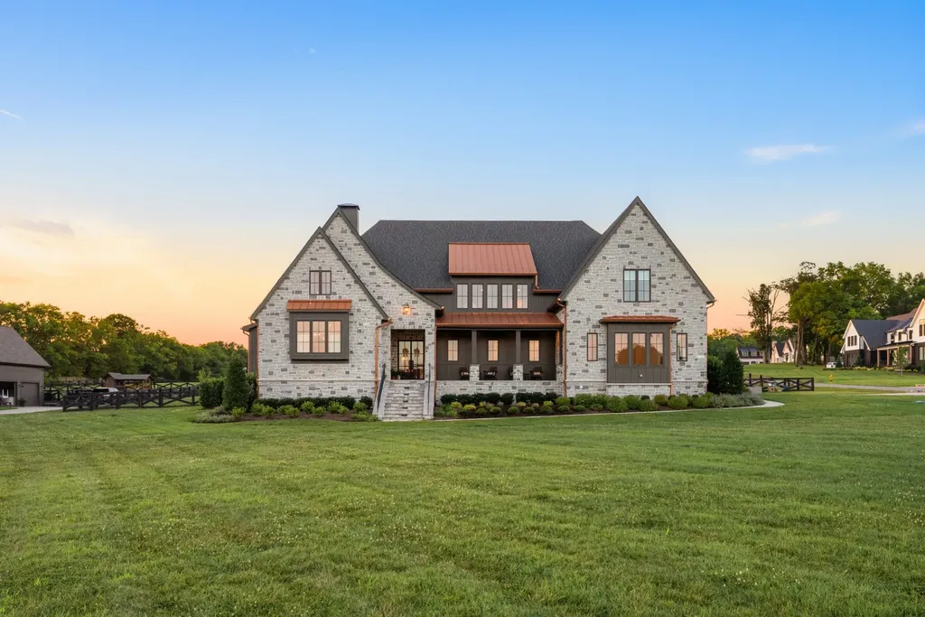 5201 Bond Springs Court Thompsons Station TN 37179