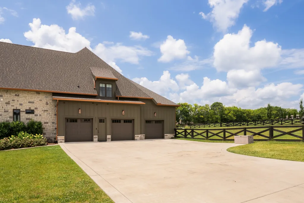 5201 Bond Springs Court Thompsons Station TN 37179