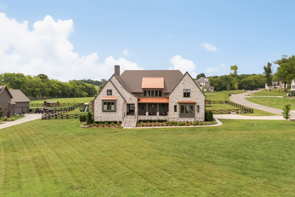 5201 Bond Springs Court Thompsons Station TN 37179