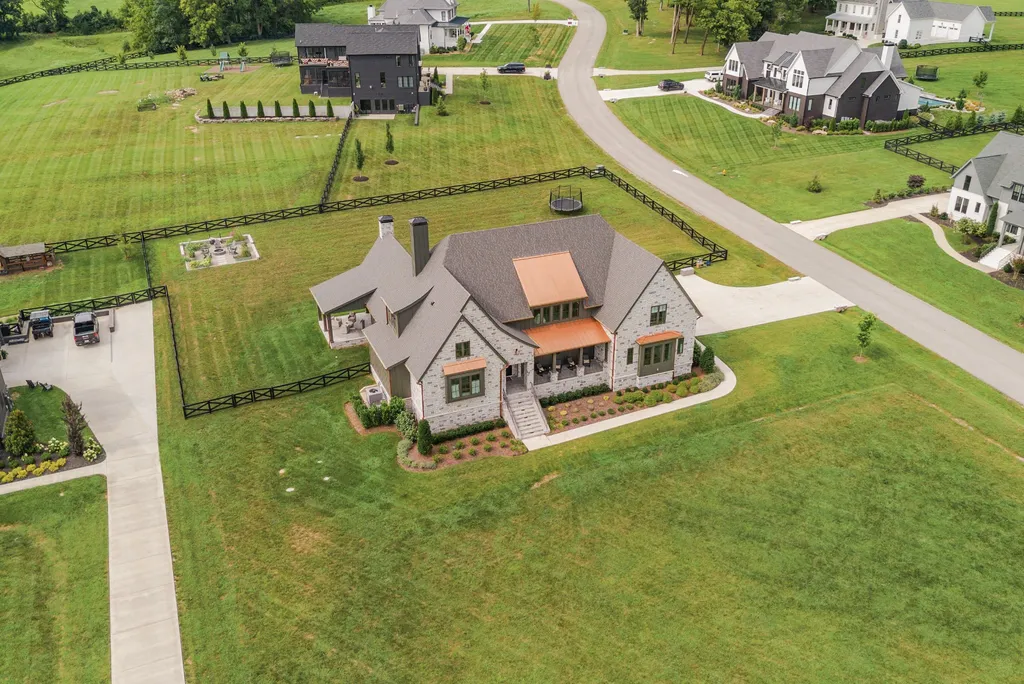 5201 Bond Springs Court Thompsons Station TN 37179